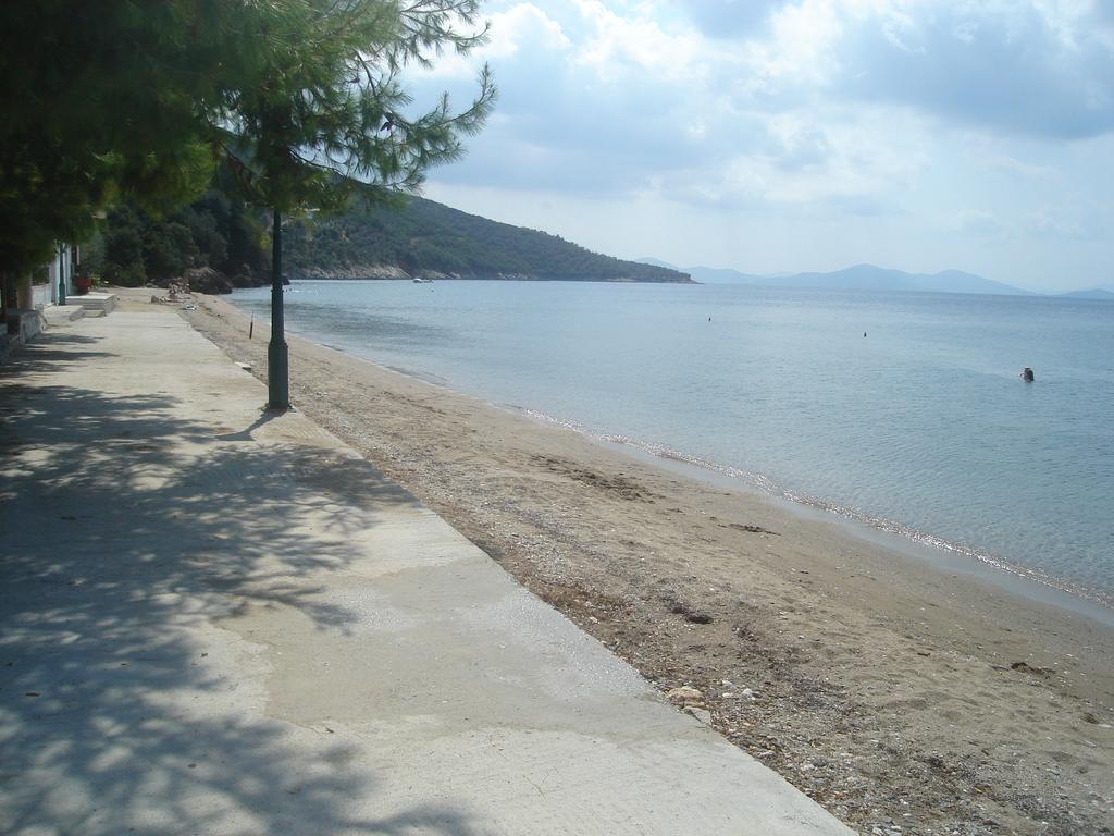 Stelios Seaside House Villa Lefokastro Exterior photo